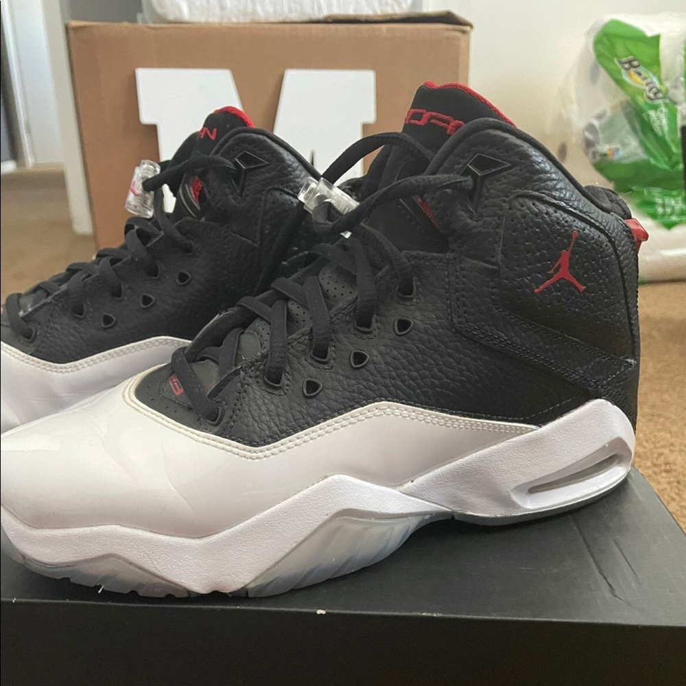 Nike B’Loyal (gs) Kids - Size 6Y